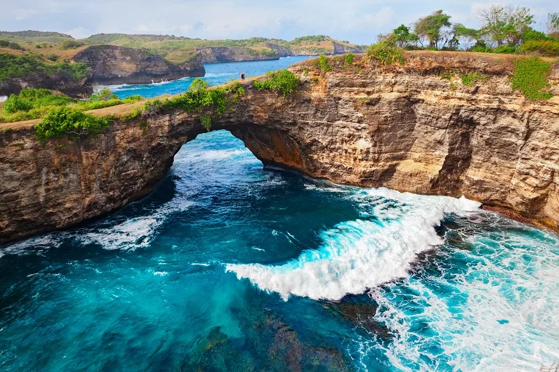 broken beach nusa penida